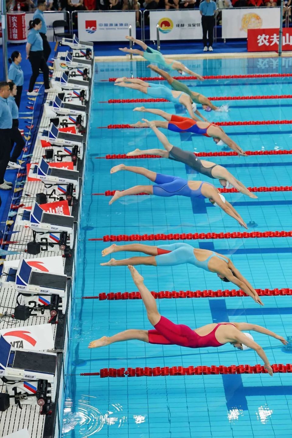 在这里看到, 第一次来这, 她说