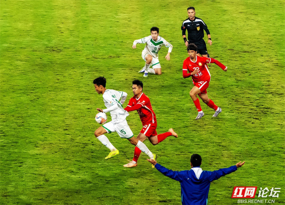 bt, 呐喊助威, BrS