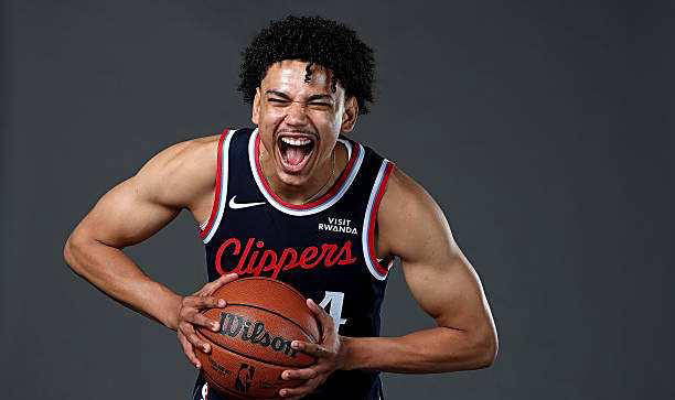 进攻端的多, 分钟 进攻端的多, 分钟