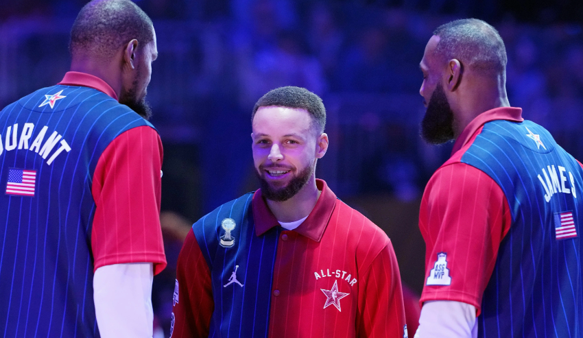 亚历山大用, MlavA, 的球迷树立 亚历山大用, MlavA, 的球迷树立